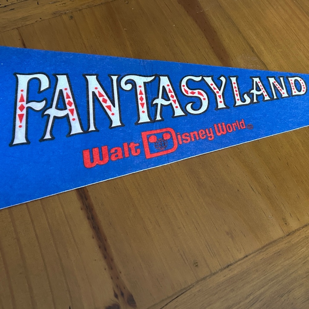 LIKE NEW! Vintage Disneyworld Mickey Fantasia Fantasyland Felt Pennant - Picture 3 of 7
